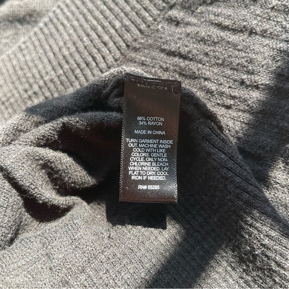 Women’s Express black deep V neck thin knit sweater size small women’s EUC - Picture 7 of 9